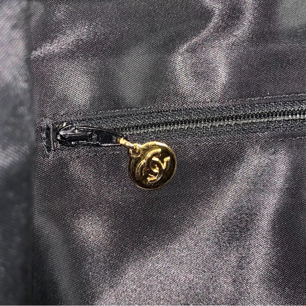 CHANEL CC Logo Enamel Patent Leather Chain Tote bag Black Gold【Condition:S】Good - Picture 7 of 17